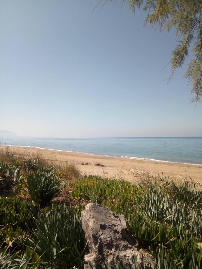 Hotel Διεθνές Zaháro Kültér fotó